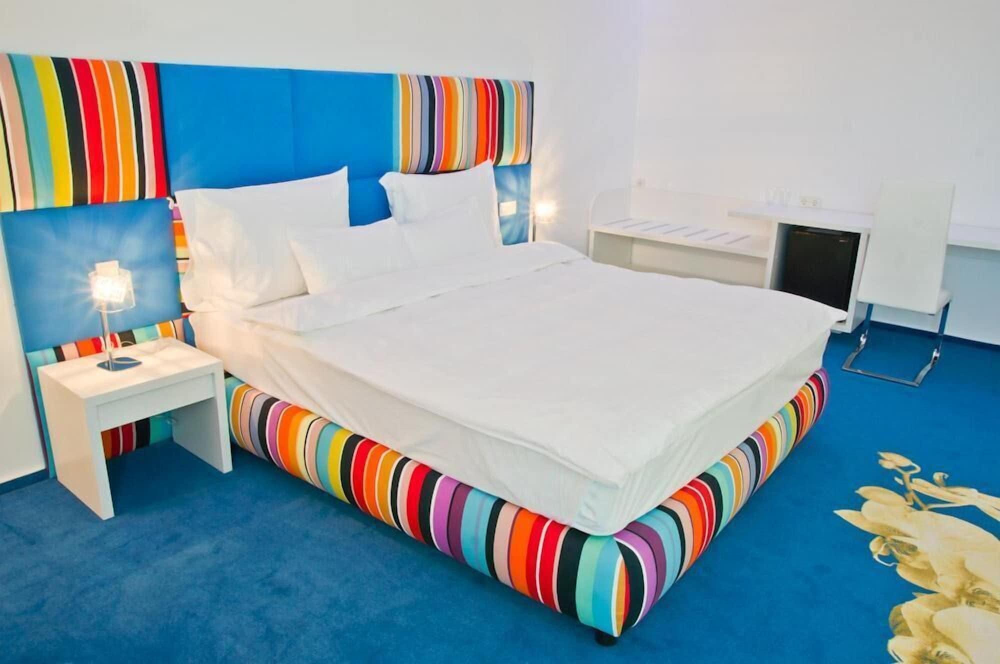 فندق مارشال غاردن بوخارست المظهر الخارجي الصورة A room at the hotel
