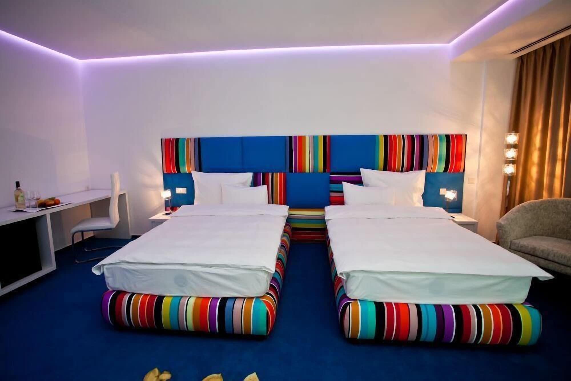 فندق مارشال غاردن بوخارست الغرفة الصورة A room at the hotel