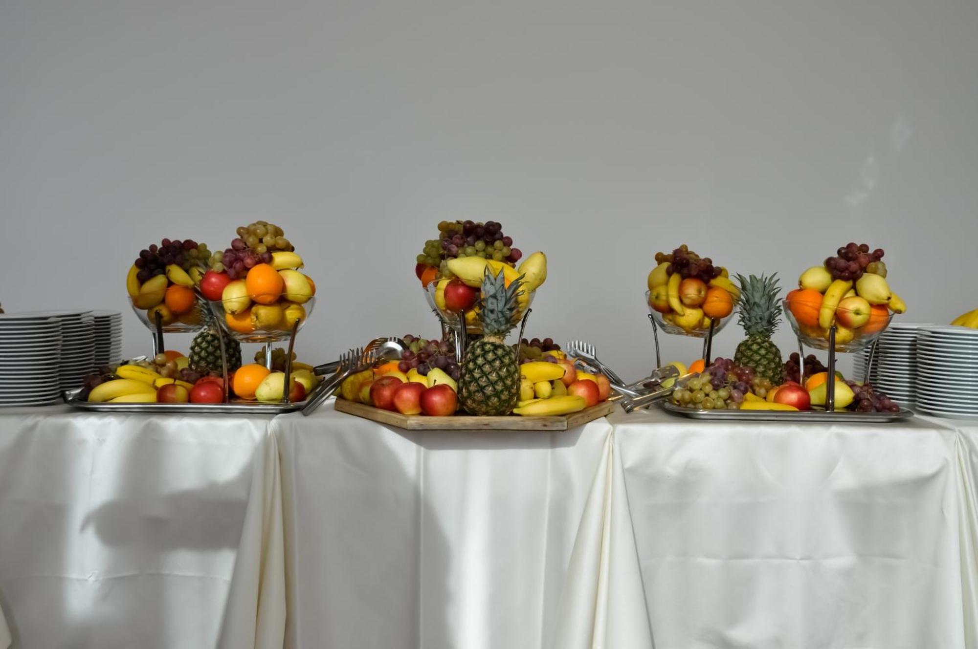 فندق مارشال غاردن بوخارست المظهر الخارجي الصورة Fruit salad