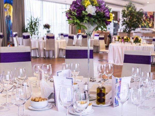 فندق مارشال غاردن بوخارست المظهر الخارجي الصورة A table set for a wedding reception