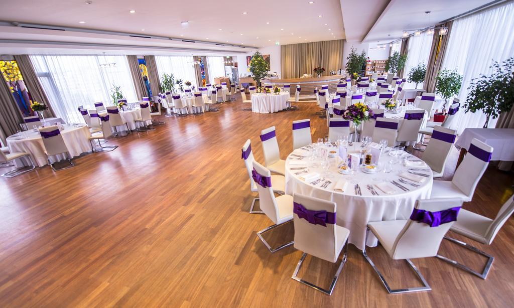 فندق مارشال غاردن بوخارست المظهر الخارجي الصورة The ballroom at the hotel