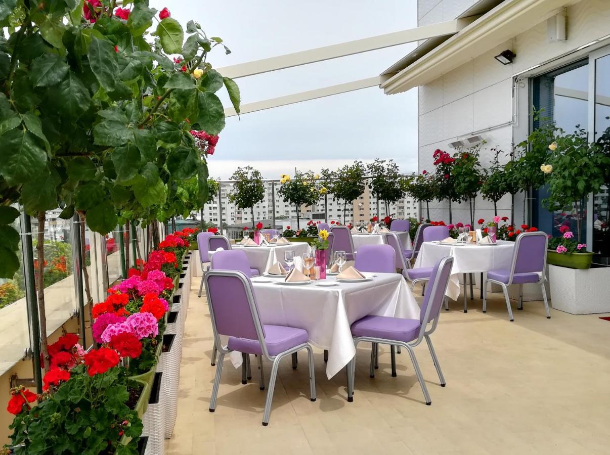 فندق مارشال غاردن بوخارست المظهر الخارجي الصورة The terrace of the restaurant