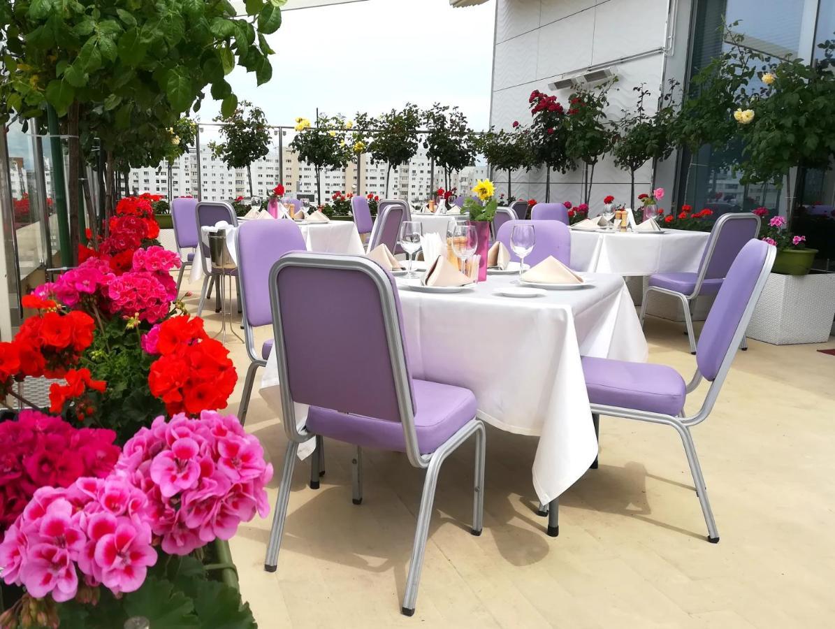 فندق مارشال غاردن بوخارست المظهر الخارجي الصورة The Terrace at the Royal Albert Hall